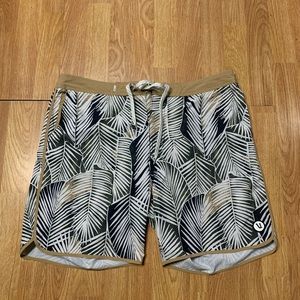 Vuori Cruise Board Shorts Men’s Size 36 Beach Hawaiian Aloha Swimming Trunks